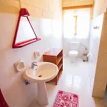 Dar Ta' Tumas * Għarb