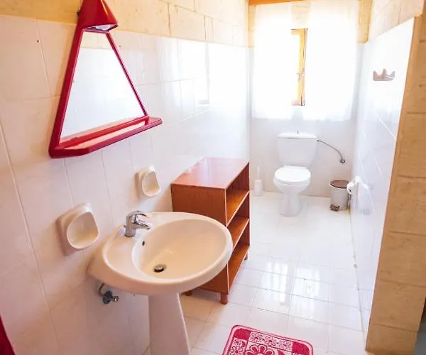 Dar Ta' Tumas * Għarb